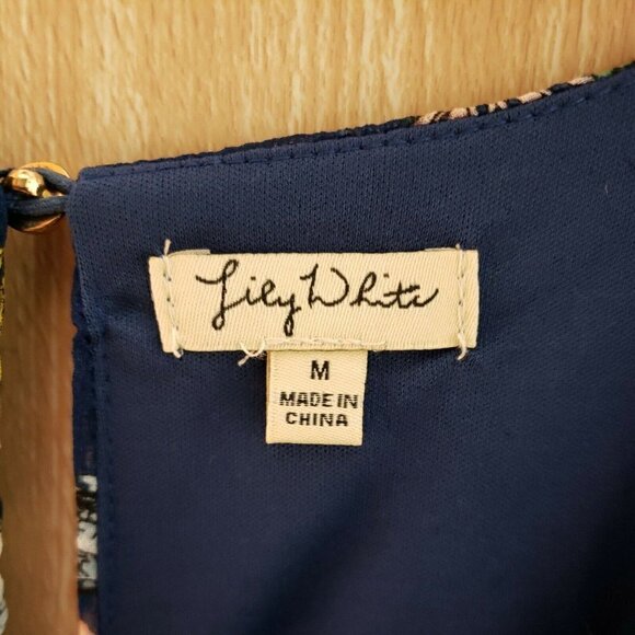 Lily White Womens Bird Print Sleeveless Blouse Med - Picture 6 of 8